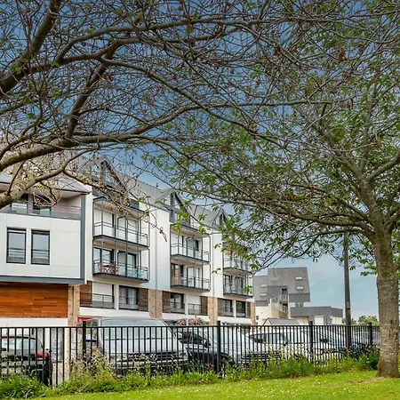 Appartement Au Pied De La Plage Trestraou Perros-Guirec Exterior photo